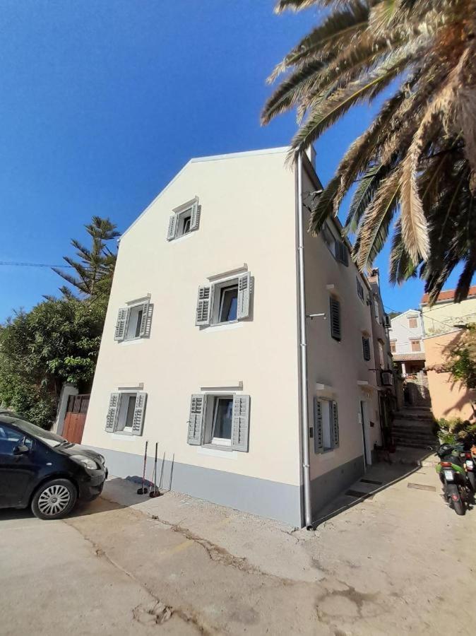 Apartman Tea Mali Lošinj Exterior foto